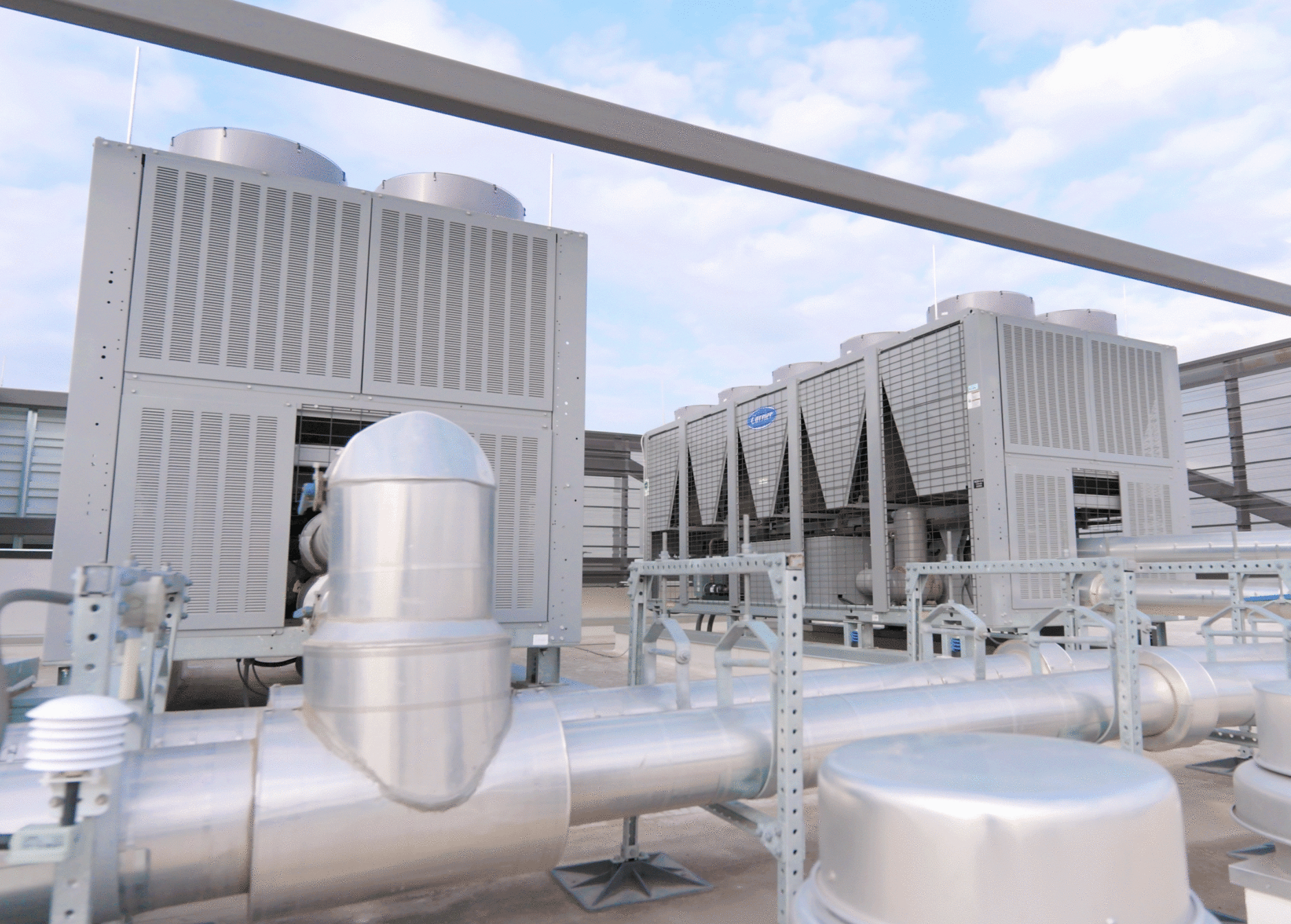 Image of Carrier chillers on roof